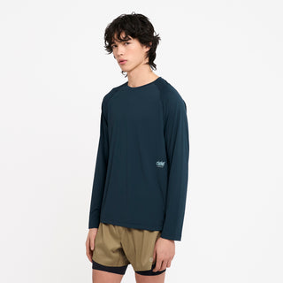DLYLongsleeve - Deep Space – on model