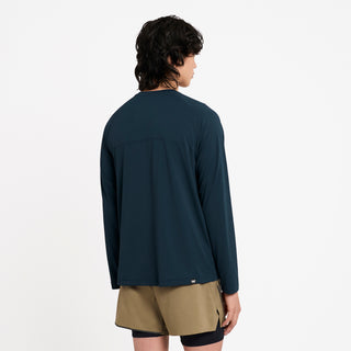 DLYLongsleeve - Deep Space – on model