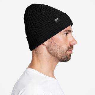 VNTBeanie - Black – on model