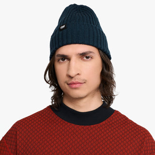 VNTBeanie - Silver Pine – on model