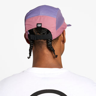 GOCap - Field - Iconic Bar - Deco Rose / Light Grape – on model