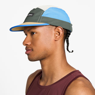 GOCap - Field - Iconic Bar - Seaweed / Rainy Day – on model