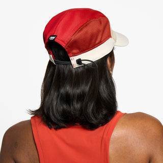 FSTCap SC - Field - Iconic SL - Safari / Red – on model
