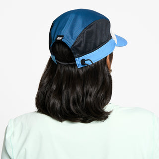 FSTCap SC - Field - Iconic SL - White / Cobalt – on model
