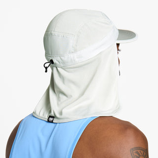 GOCap PYN - Comp - Onehundred - Light Grey – on model